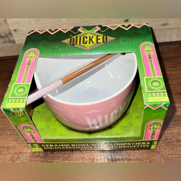 Cute 🥰 Wicked Glinda Boxed 20oz Ceramic Ramen Bowl 🥣 with Chopsticks 🥢 - Picture 4 of 8
